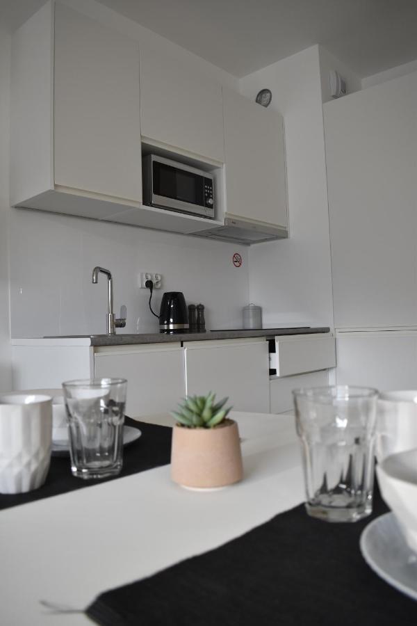 White Apartment Modern Tower Atal Gdynia Exterior photo