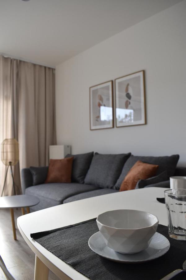 White Apartment Modern Tower Atal Gdynia Exterior photo