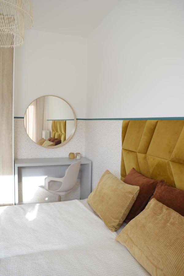 White Apartment Modern Tower Atal Gdynia Exterior photo