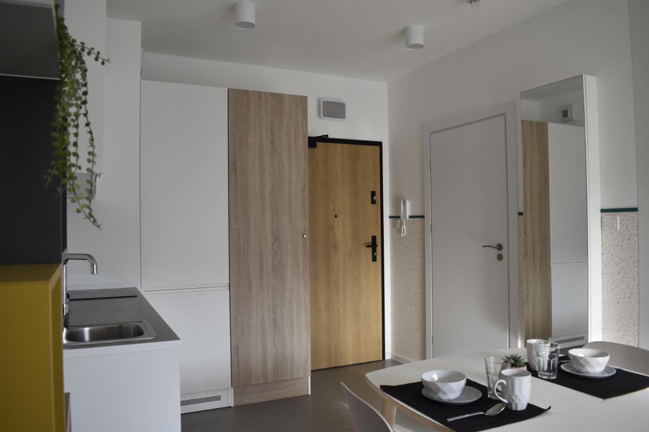White Apartment Modern Tower Atal Gdynia Exterior photo