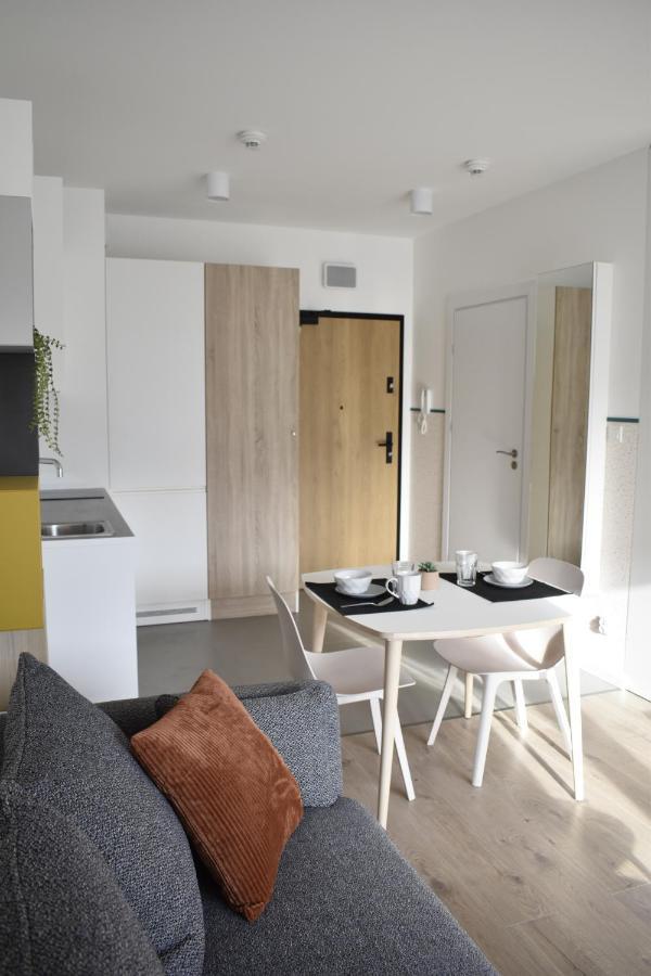White Apartment Modern Tower Atal Gdynia Exterior photo