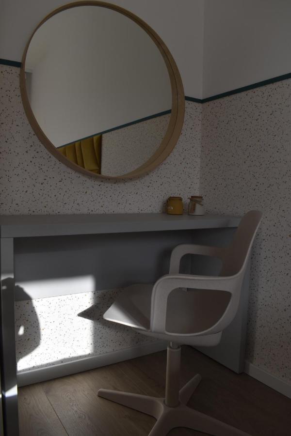 White Apartment Modern Tower Atal Gdynia Exterior photo
